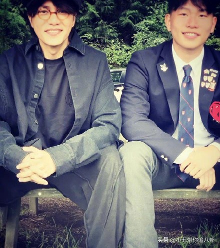 Chen Kun's son is basked in with the schoolgirl close according to