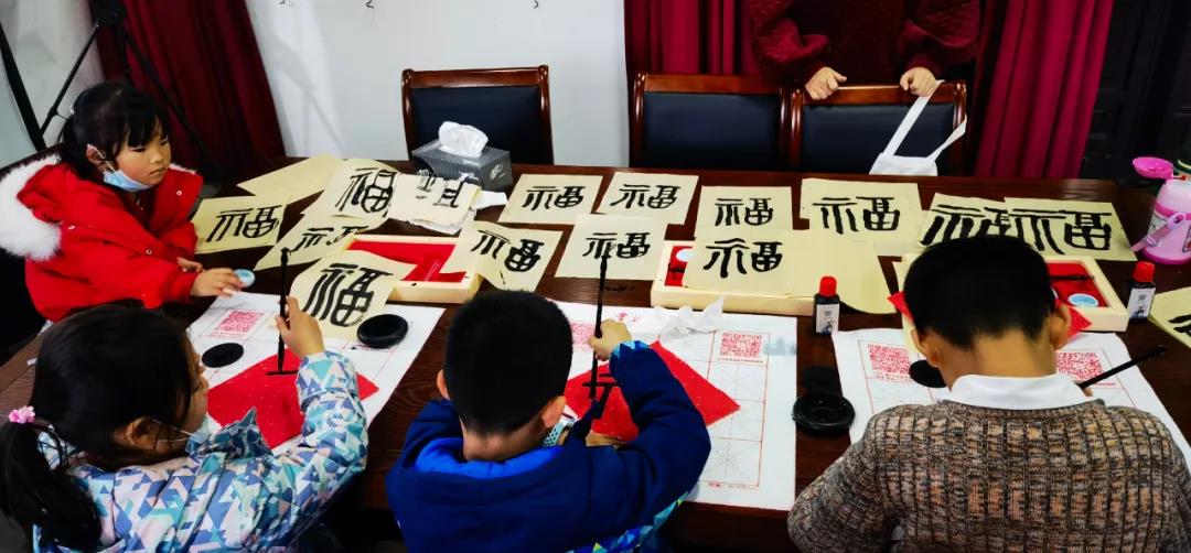 留苏过年都挺好，亲子家庭植物园里写春天