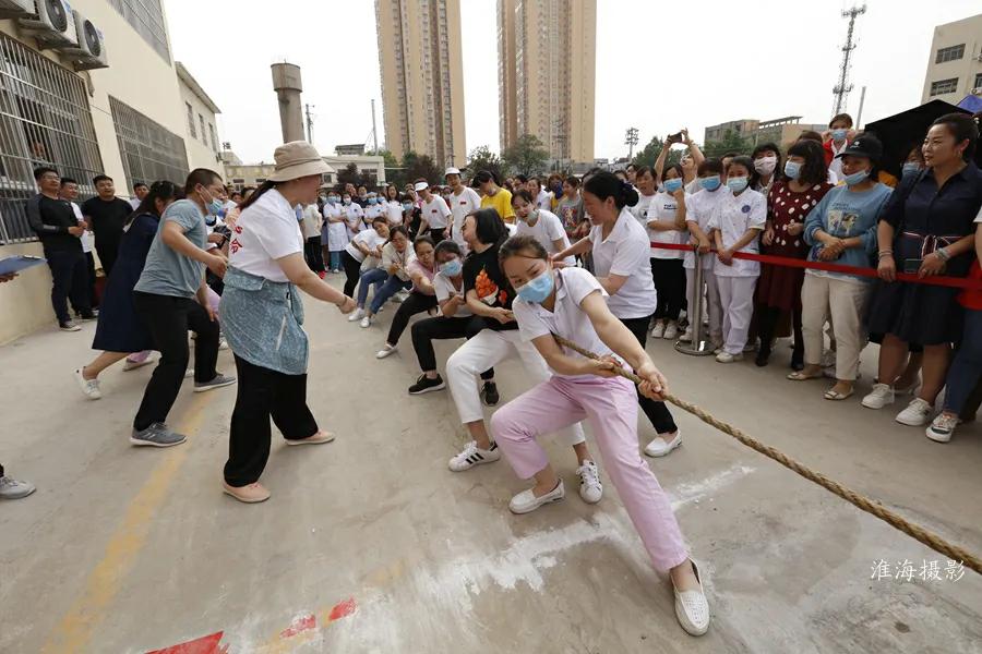 三原县医院庆祝“5.12”国际护士节拔河比赛