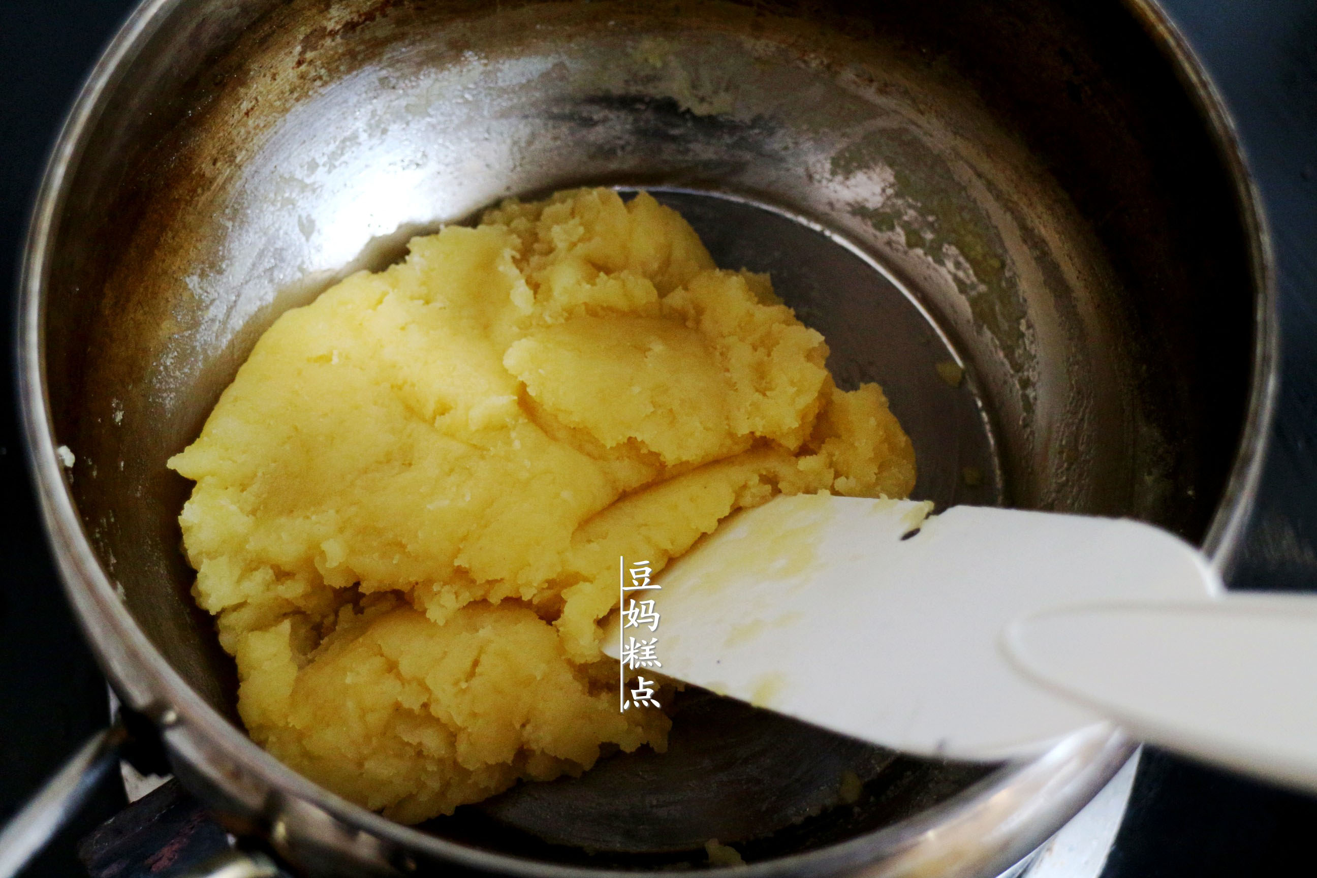 超市15元一斤的泡芙，在家10分鐘就能做一盤，給孩子吃更放心