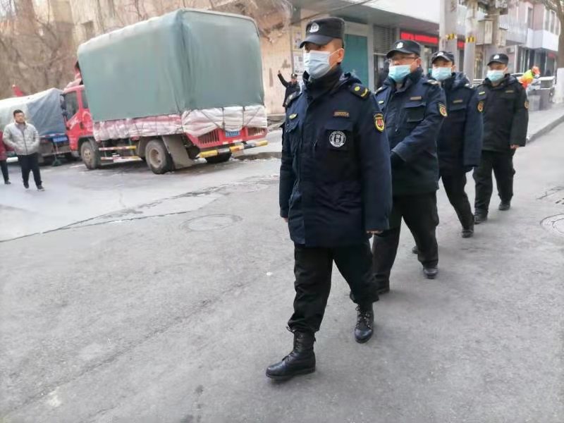 “马路办公”让城市形象更美好