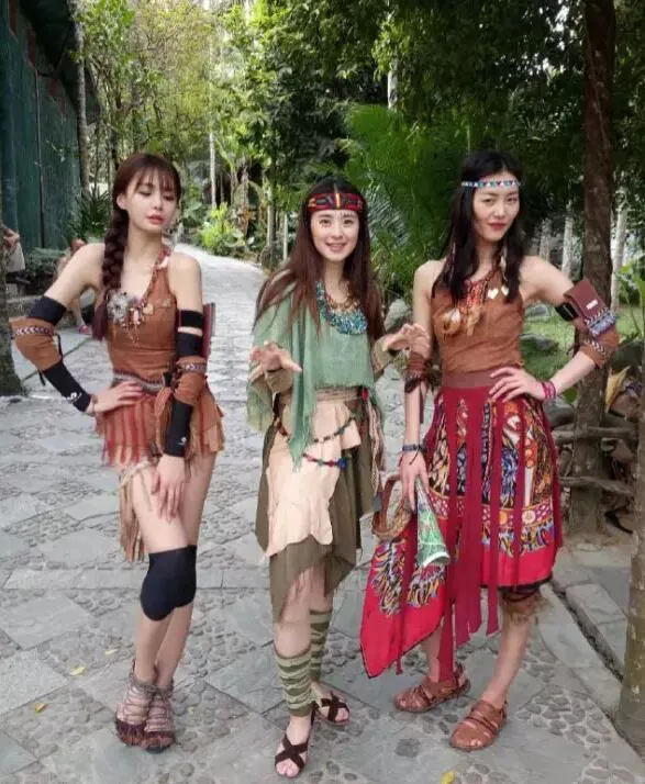 娱乐圈塑料姐妹情:钱可以一起挣,饭可以一起吃,但老娘必须最美