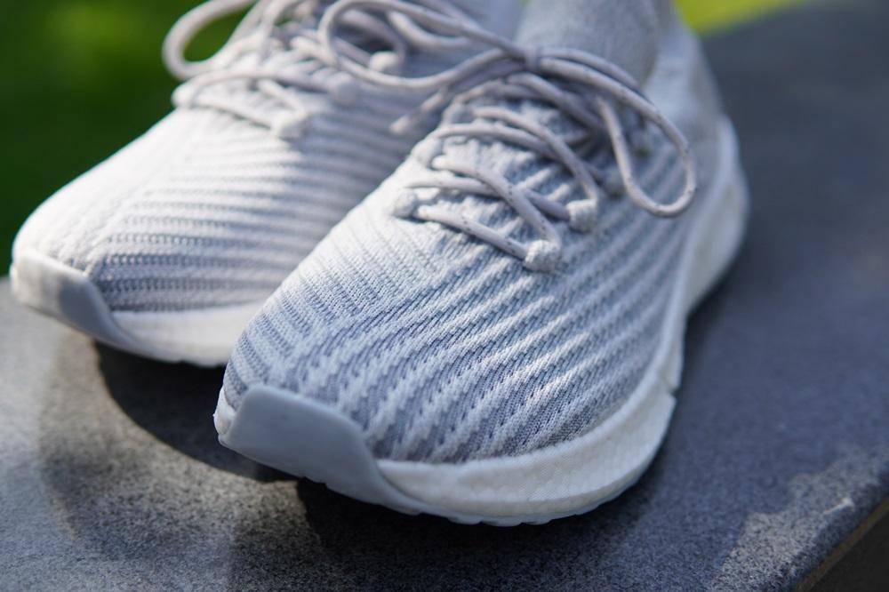 99买了双连鞋盒都没有的轻跑鞋，简单唠唠体验