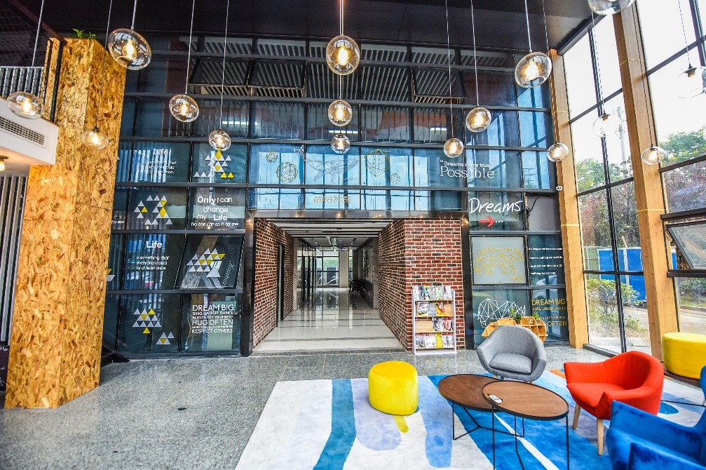 南京龙湖冠寓品质化运营，为城市青年提供温暖而明亮的节点