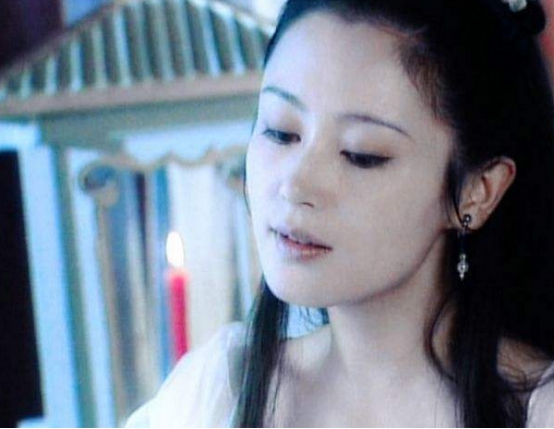​将杨幂踢出剧组，封杀靠近陈飞宇的女星，网友：不简单
