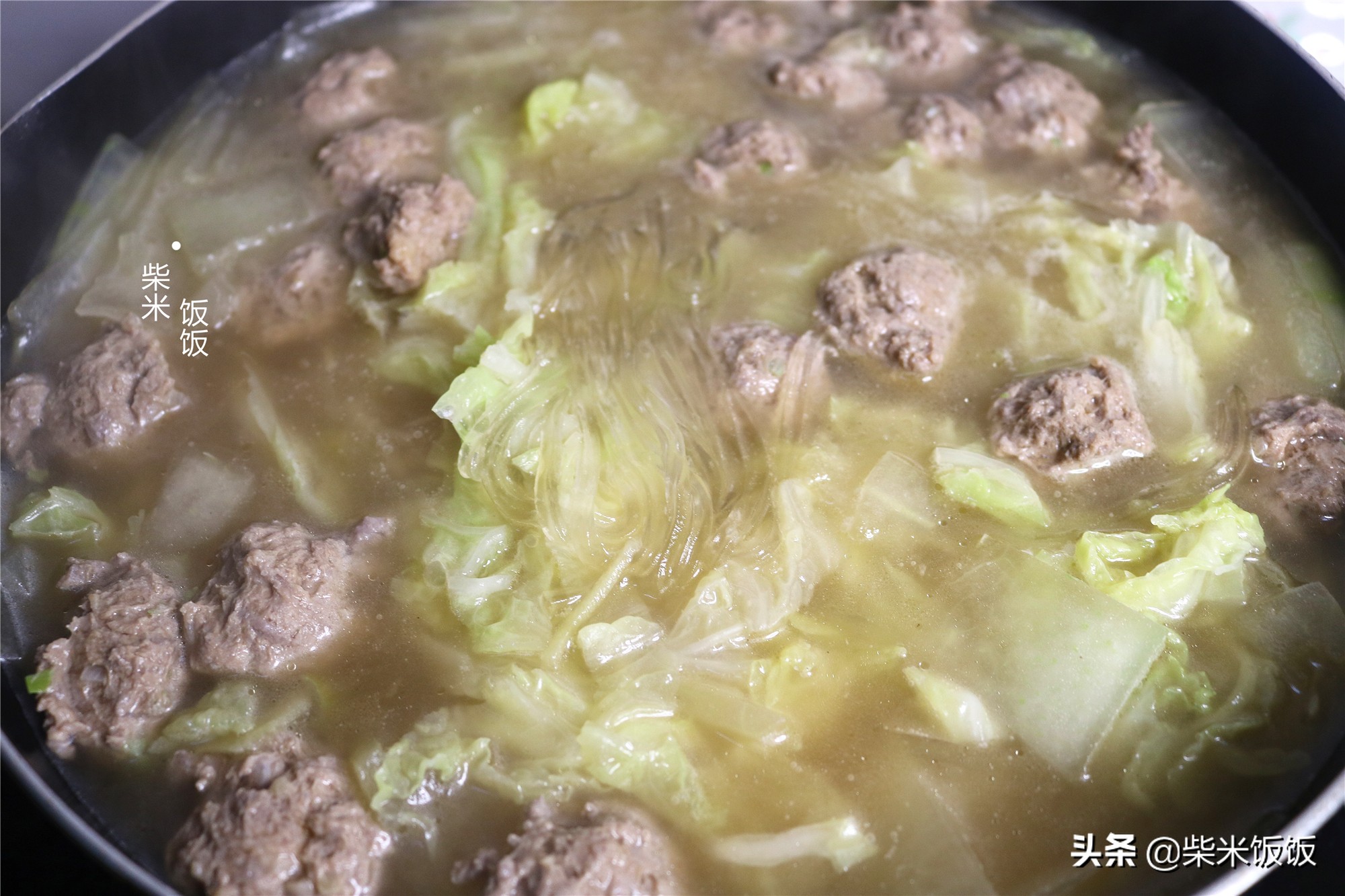 白菜和冬瓜一鍋煮，搭配自製肉丸太好吃，每人一碗，連湯也不剩