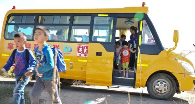痛心！广西4岁儿童在校车内闷死，该涉事幼儿园已停业