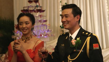 徐洪浩：一段婚姻一個孩子，娶小10歲嬌妻，孩子剛出生就參與拍戲