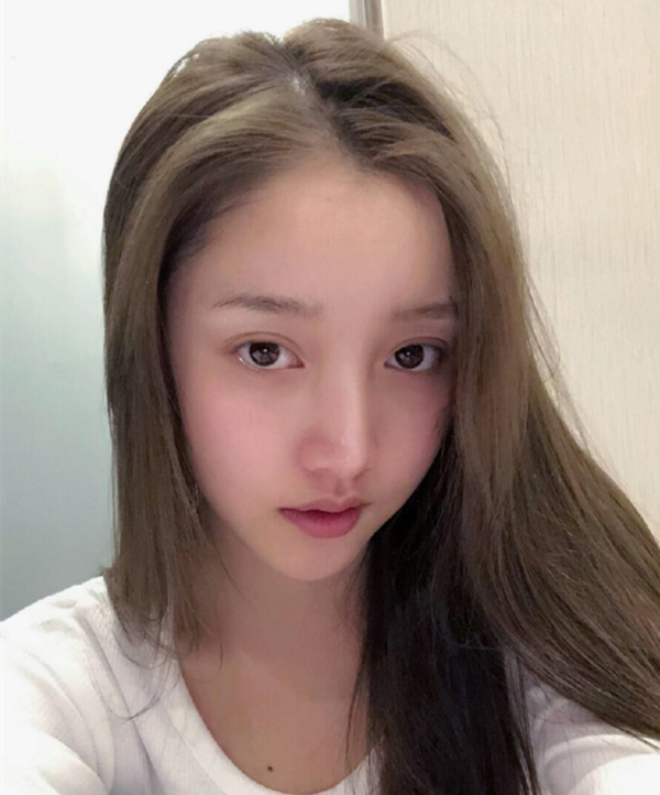 谢安然素颜，姜贞羽素颜，希林娜依素颜，看到王艺瑾：心动