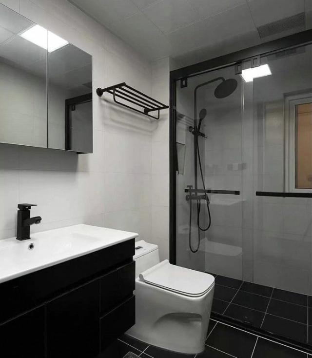 90平小三室，低调的黑白灰设计