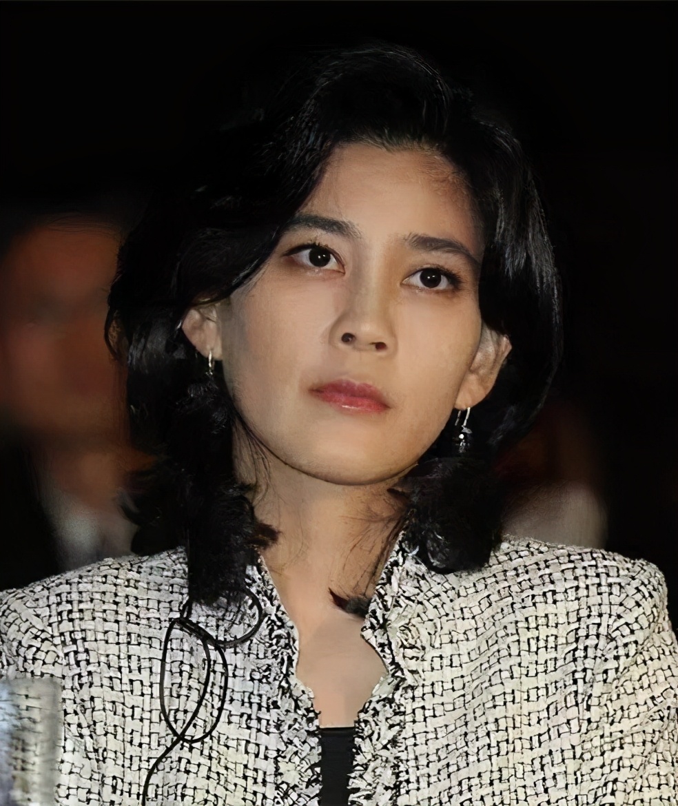 三星大公主李富真：25岁执意下嫁保镖，是她人生