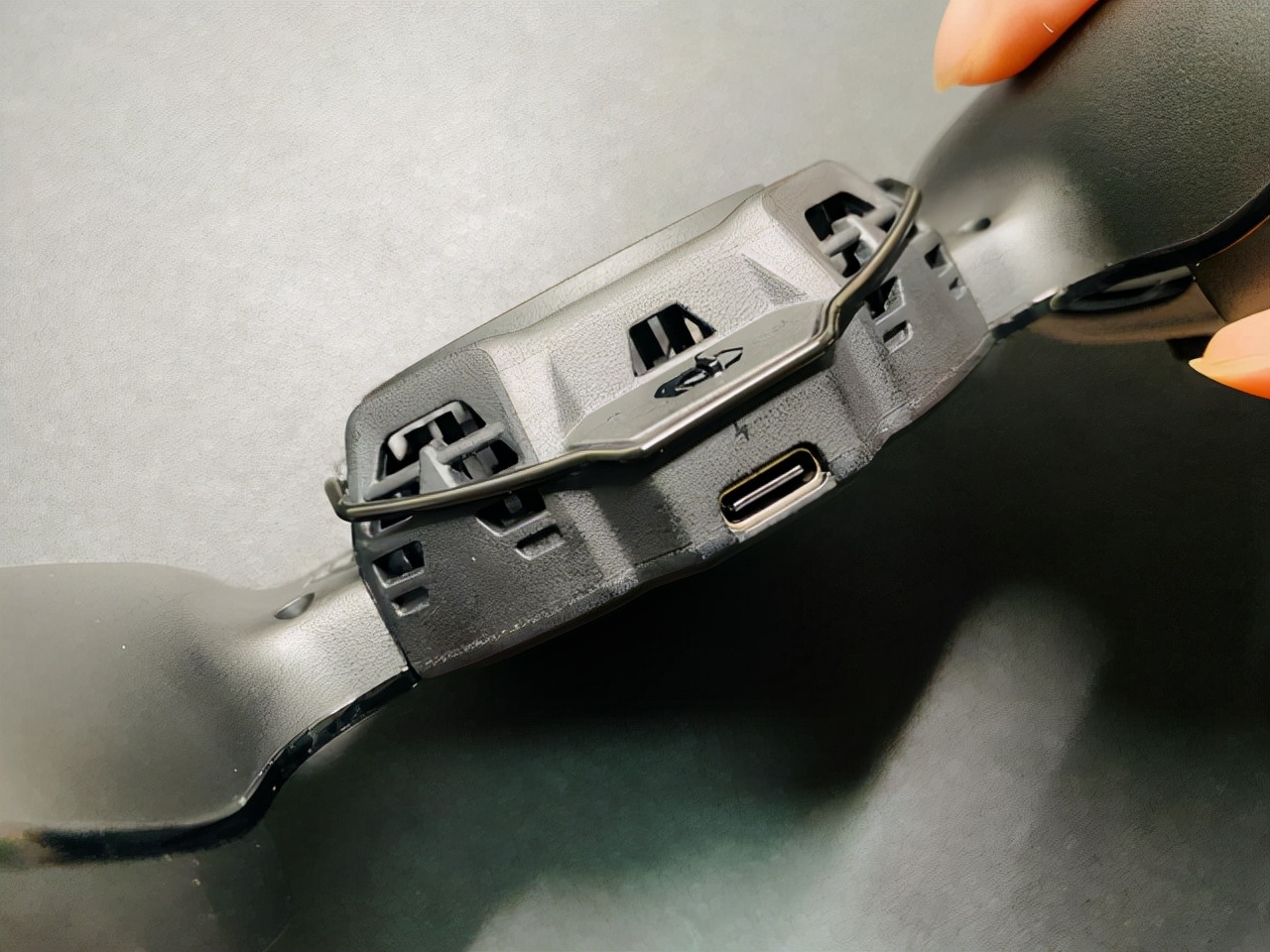 散热背夹+手柄，盖世小鸡GameSir F8 Pro半导体散热手柄体验