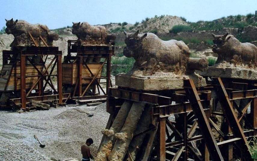 黄河数吨重“镇河”铁牛，“藏”于水中千年不