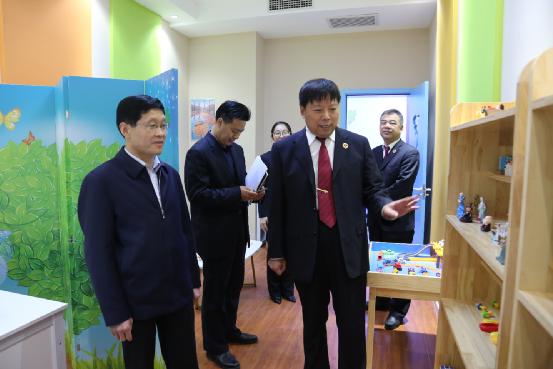 潼关县委副书记唐娴对县检察院党史教育暨教育整顿工作进行检查