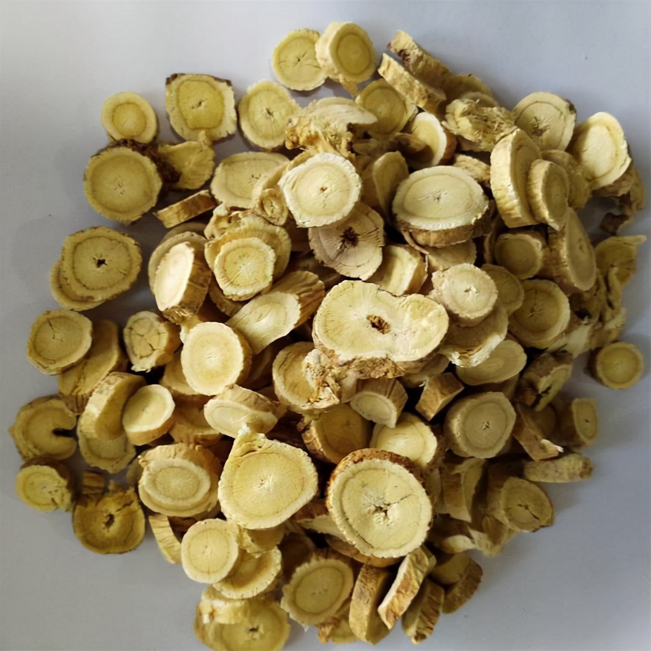 Why do people thinner and thinner by drinking astragalus water