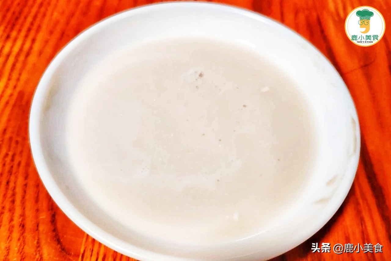 鬆軟香甜的紅糖發糕，不用揉麵，比饅頭還簡單，孩子隔天吵著要吃