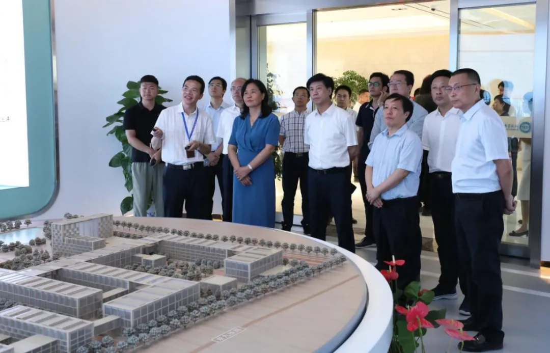 国家卫生健康委党组成员、国家中医药管理局党组书记余艳红一行到赣江新区调研