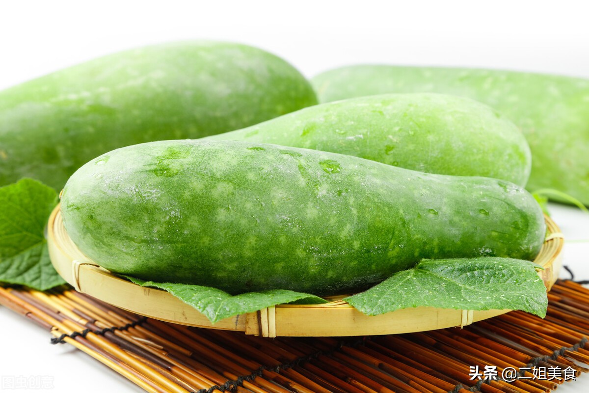 买冬瓜，选深绿色的还是浅绿色的？口感差别大，以后别选错了