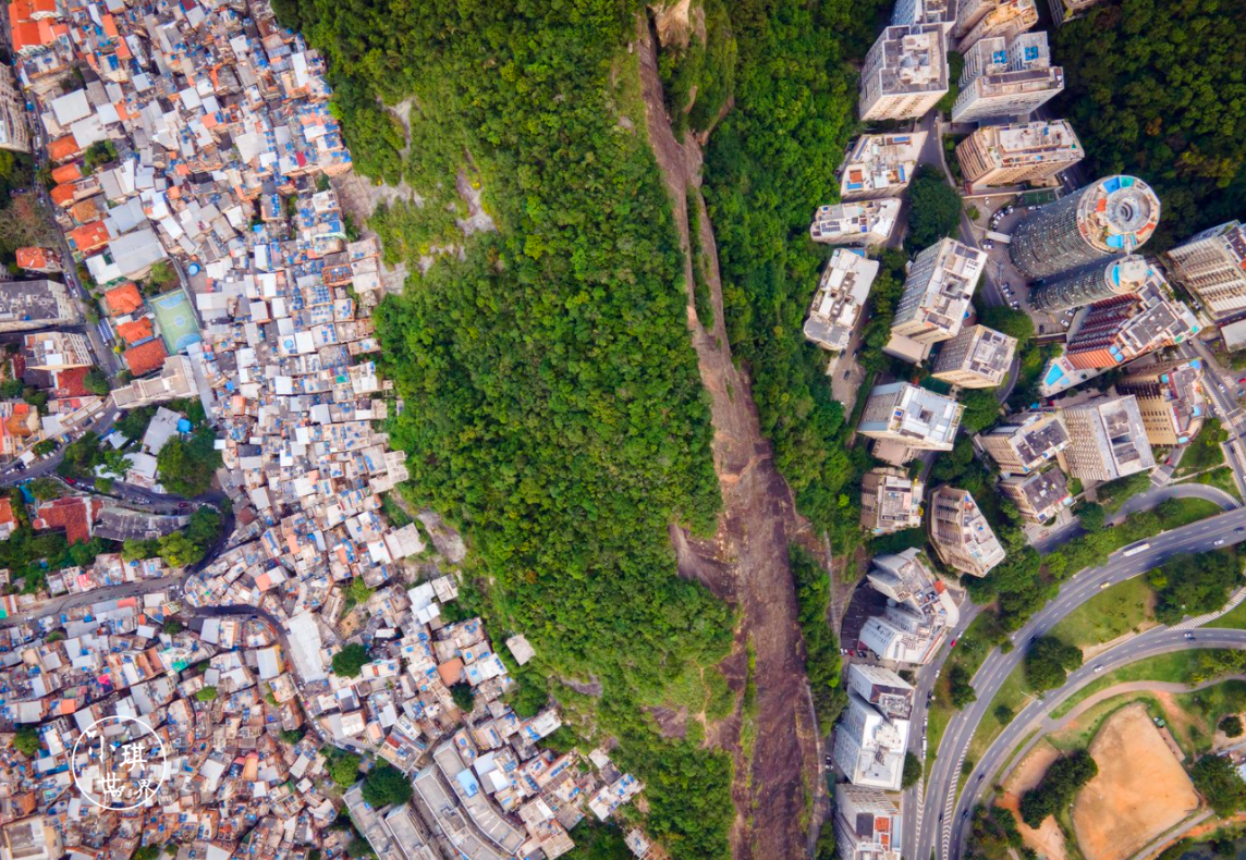 “一国两景”：一条双行道马路，却成为穷人和富人不可逾越的鸿沟