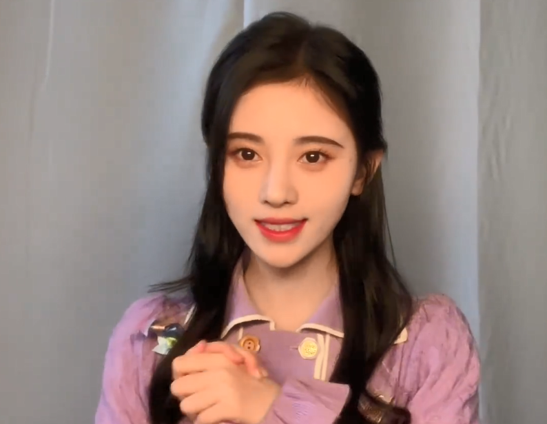 Ju Jingyi promoted the new song, with a sharp chin, long mouth, and ...