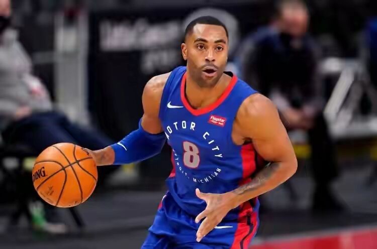 自由市场汇总：湖人连签4将，热火杀疯了！篮网留格里芬却失大将