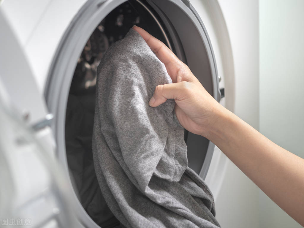 How often should bed sheets and duvet covers be washed?Many people don