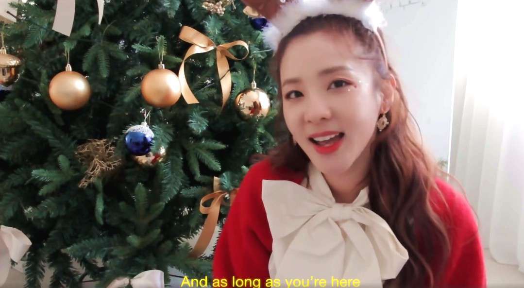 Female idol and Christmas tree, IU's is a bit rough, jennie's Christmas