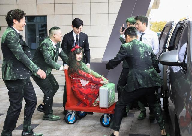 迪丽热巴缺席《极限挑战6》第2期，她意外成为团