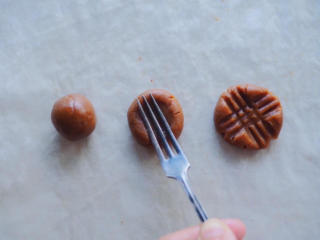 想吃花生酱不用买，5块钱自制一大瓶，纯正无添加，还能做曲奇