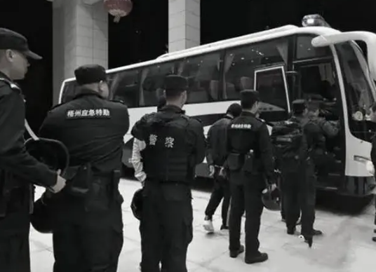 妻贤夫祸少，老实人被老婆逼成杀人犯，谋害18人，记90年代锦州大案