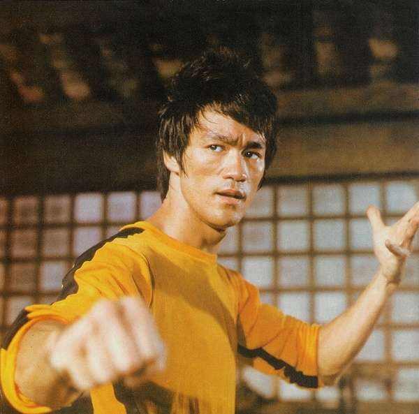 继李小龙死后，20年后他的儿子被“误杀”，为何死因都至今成谜？