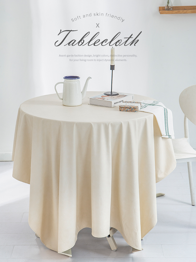 Create a fivestar hotel dining atmosphere, starting from these points