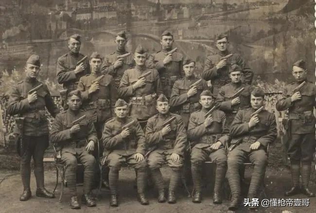 正戴像和尚，歪戴像流氓！短命军帽遭中国官兵