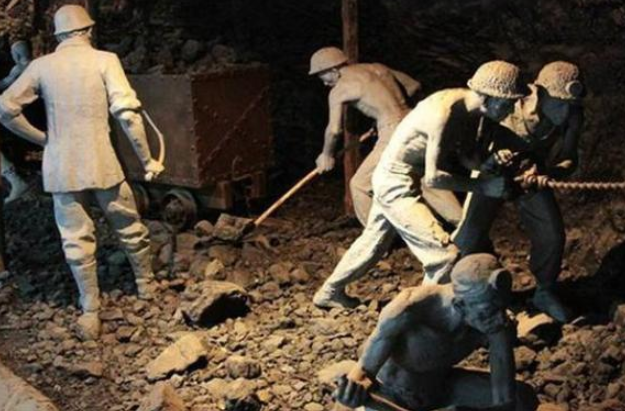 山西煤矿曾挖掘出6万具尸骨，幸存者说出隐情，让人咬牙切齿