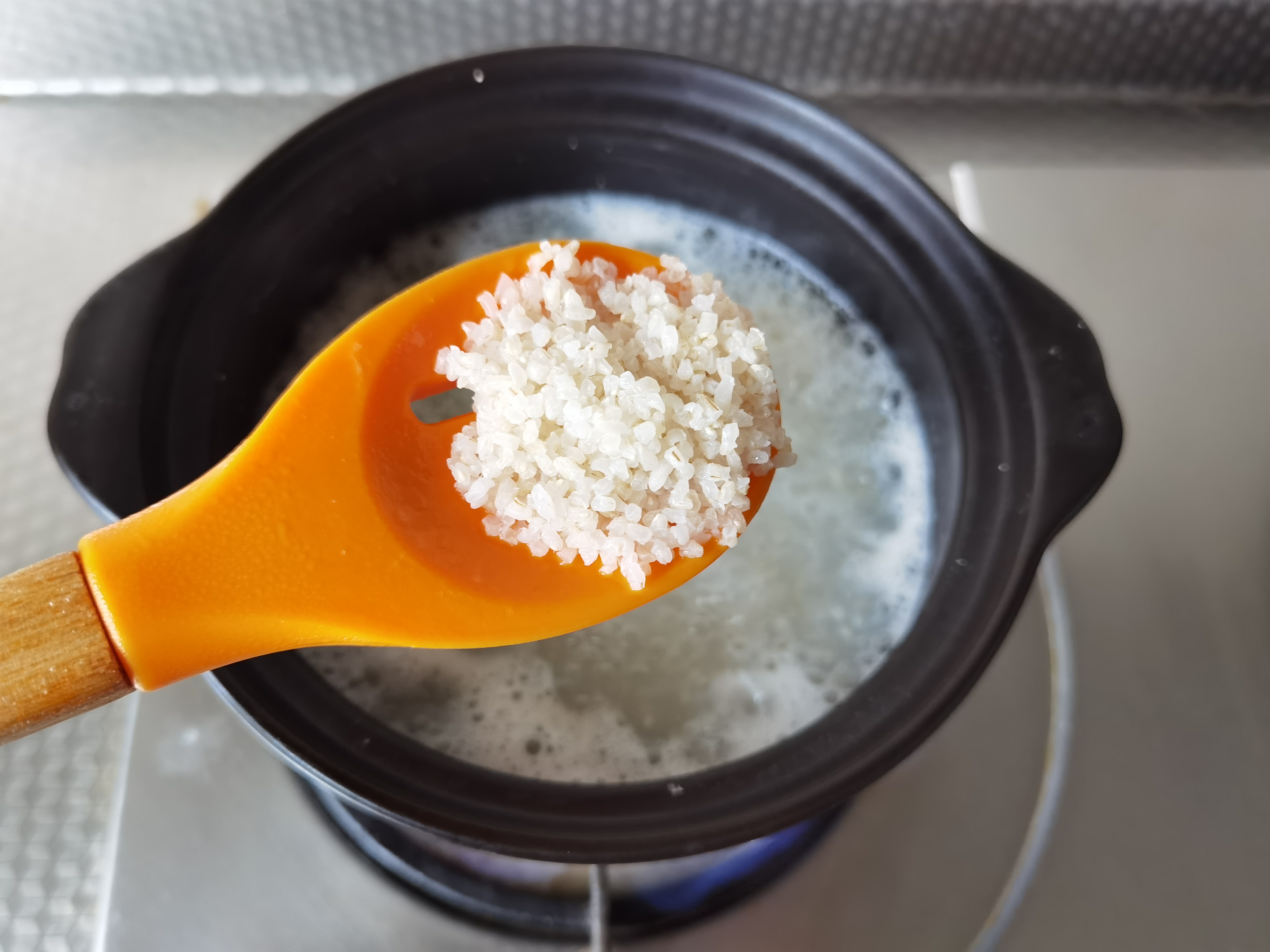 营养鸡胸肉豌豆粥，早餐的好选择，滋补身体，鲜美好喝