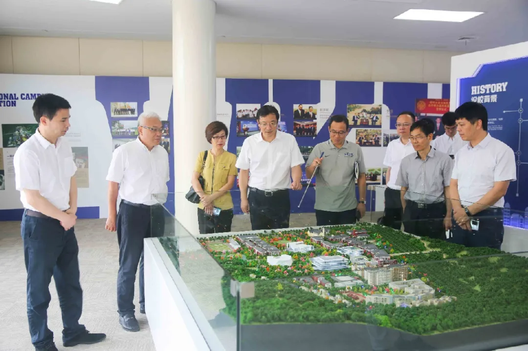 省审计厅副厅长白剑峰一行来我校调研