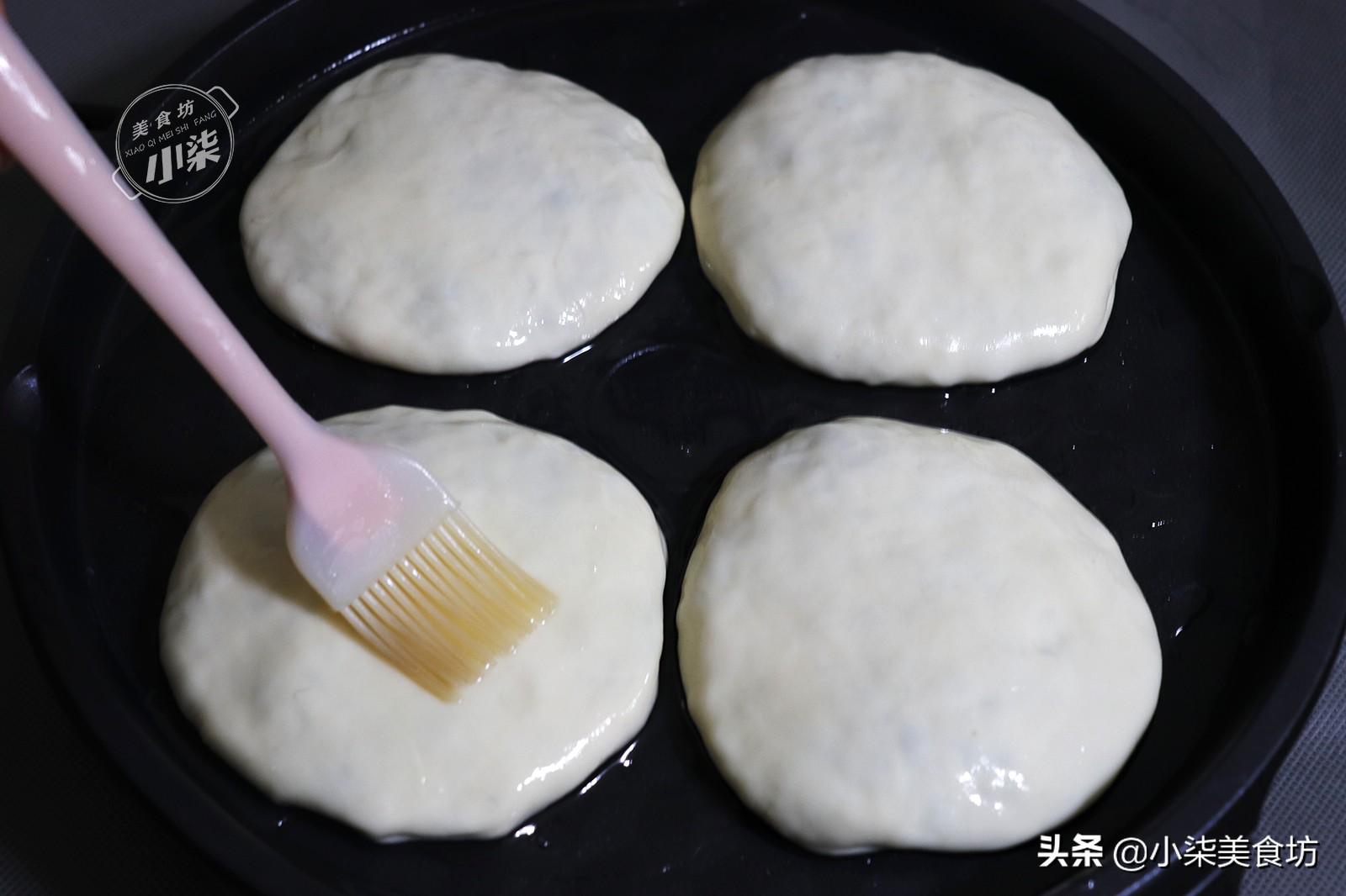 春天，韭菜餡餅新包法，不破皮不露餡，個個皮薄餡大，簡單實用