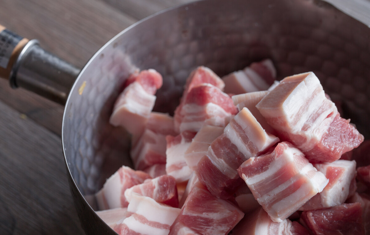 燉排骨煮豬肉時，牢記“3不放”，出鍋香而不膩，好吃到沒腥味