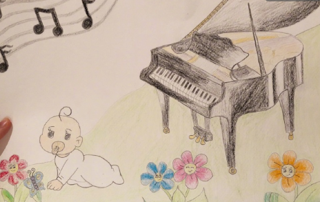 吉娜挺6个月孕肚独自逛街，衣着朴素似路人，个头娇小背大包惹眼