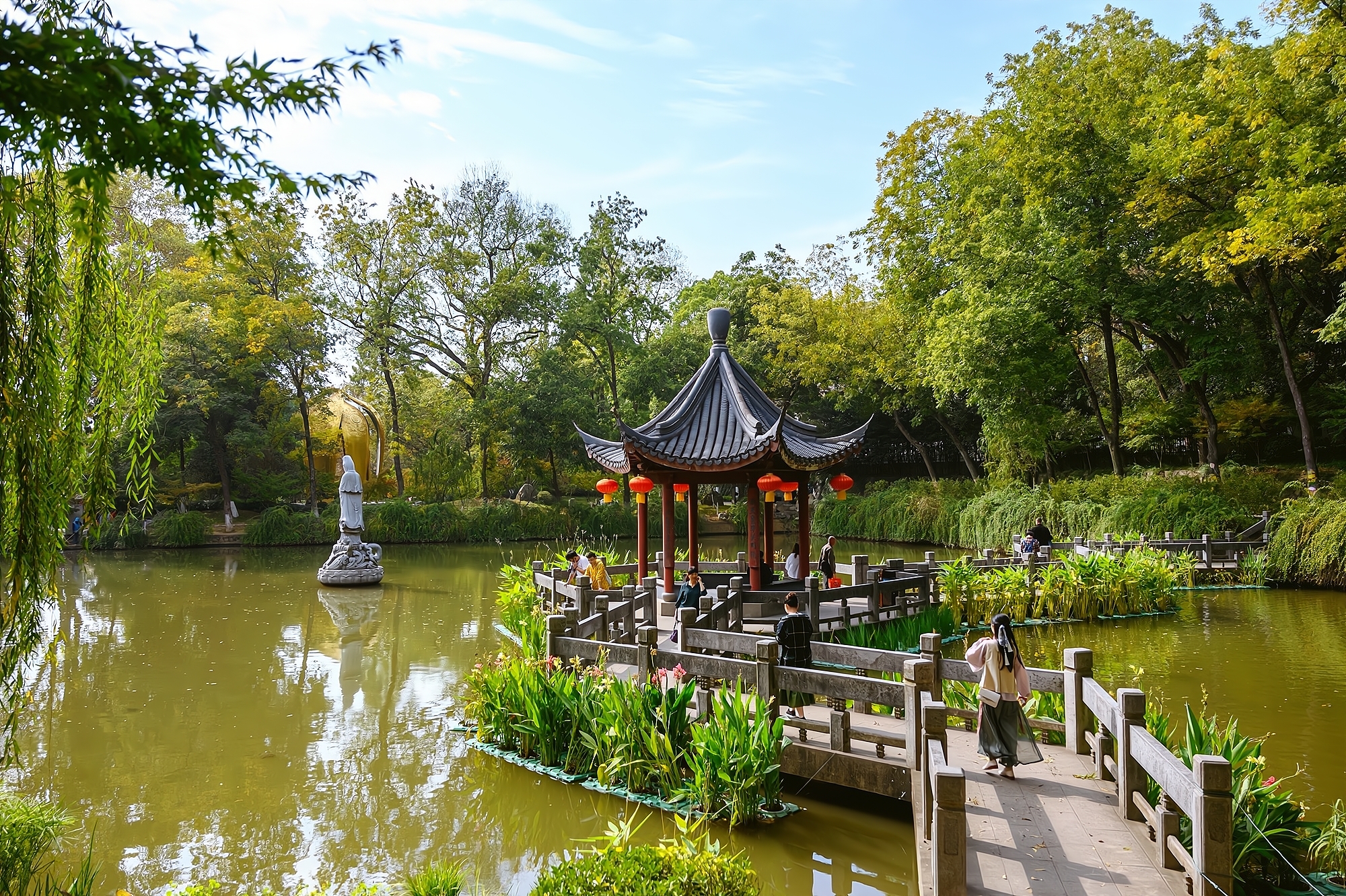 This mountain in Nanjing is the "First Mingxiu Mountain in Jinling" written by Emperor Qianlong. The scenery is more beautiful in autumn