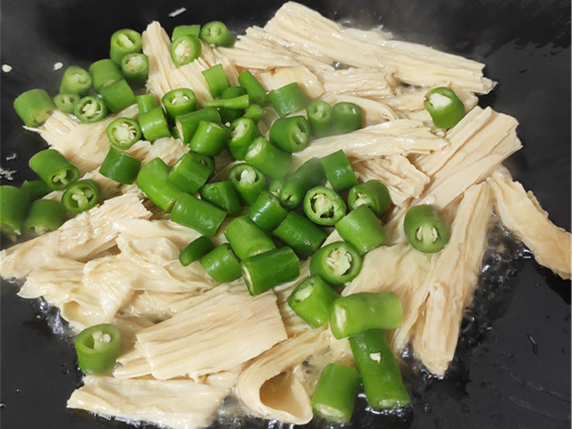 图片[7]-喜欢吃腐竹的要收藏 教你个简单快速又好吃的做法 天天吃不腻-起舞食谱网