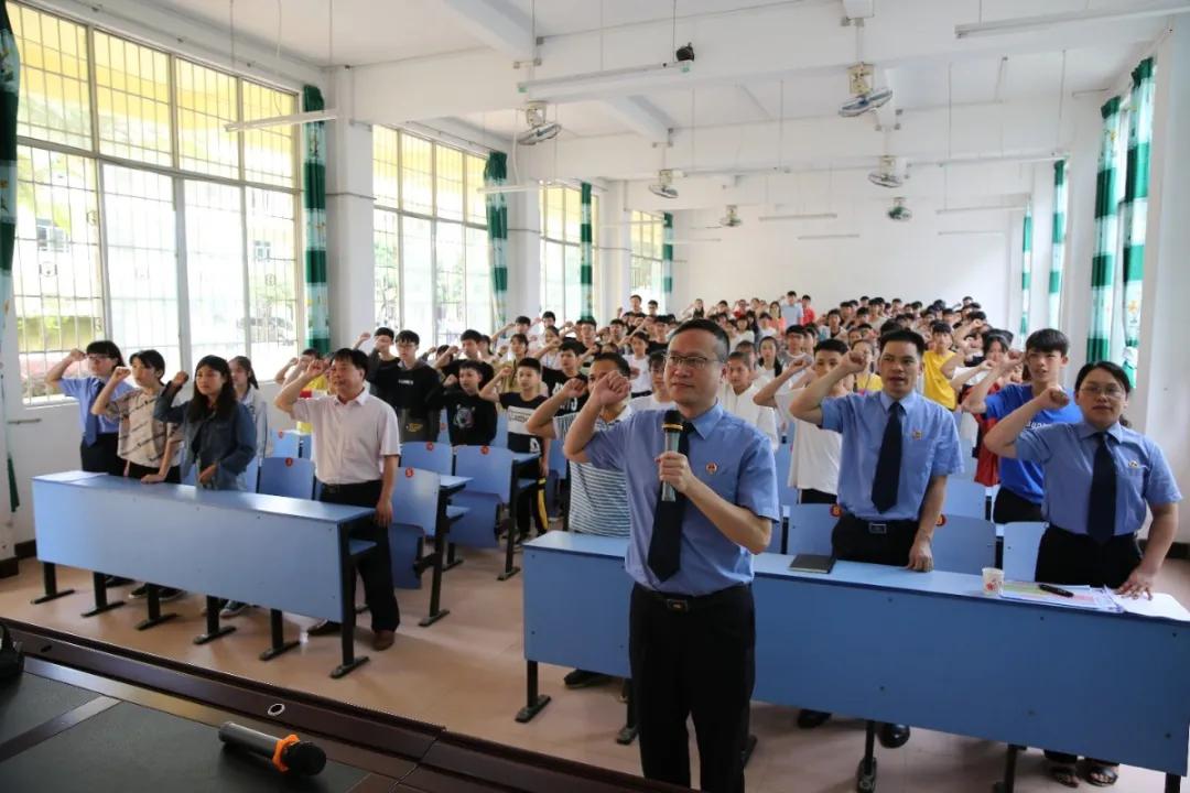 ��ƽ�����衿�찮��������δ����ɳ�