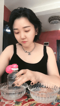 搞笑动图图片：我知道他们要杯具，但没想到是这样