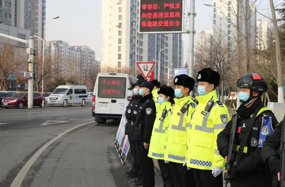 王安德等市领导看望慰问一线执勤民警辅警