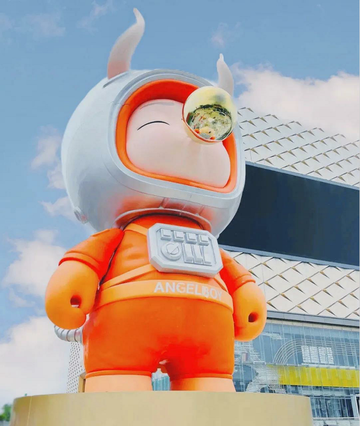 ToyCity玩具城市14米巨型潮玩“ANGEL BOY•美好愿望”星球登陆