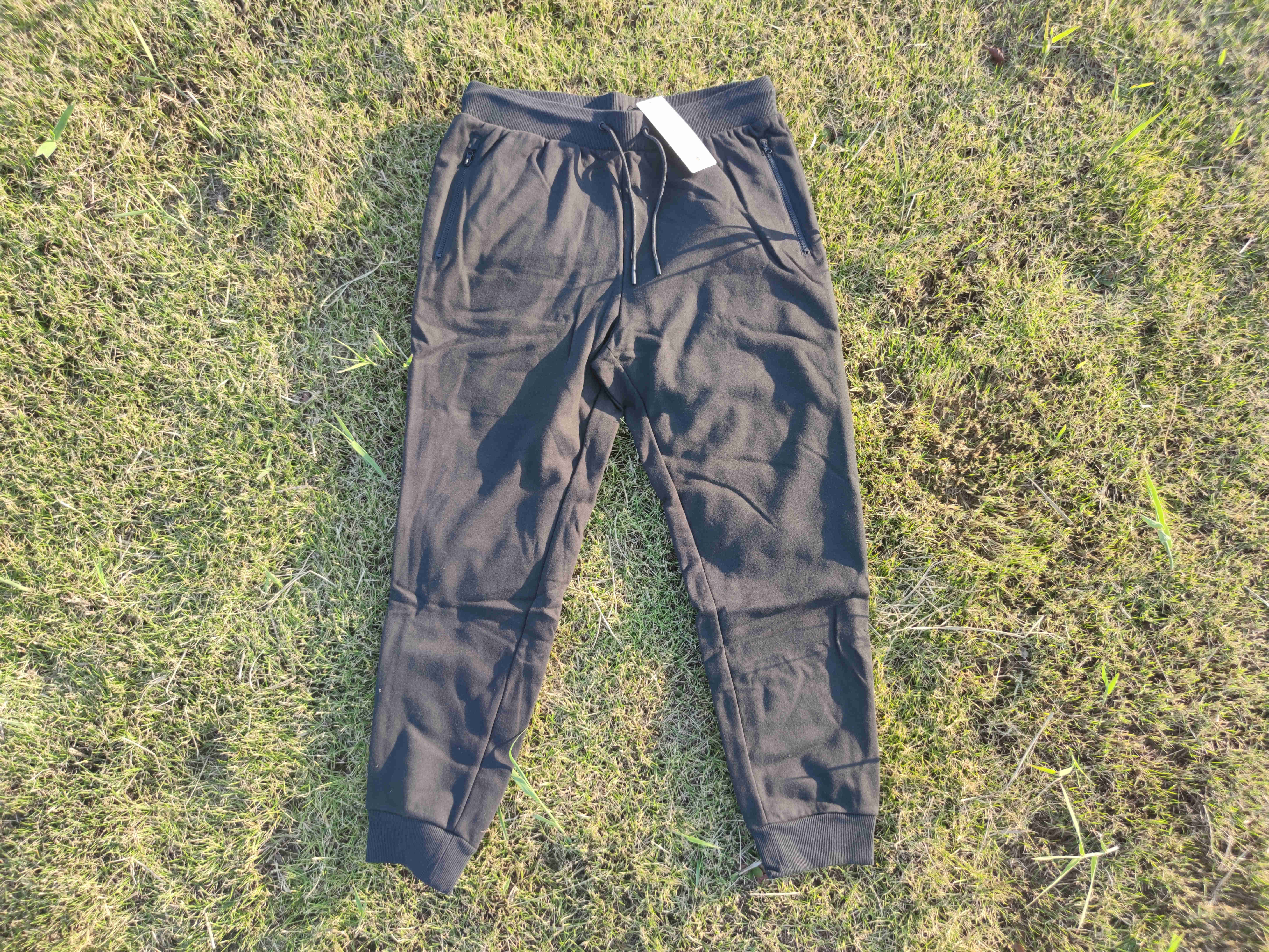 弹力舒适，轻盈舒爽，这款卫裤健身逛街都能轻松驾驭