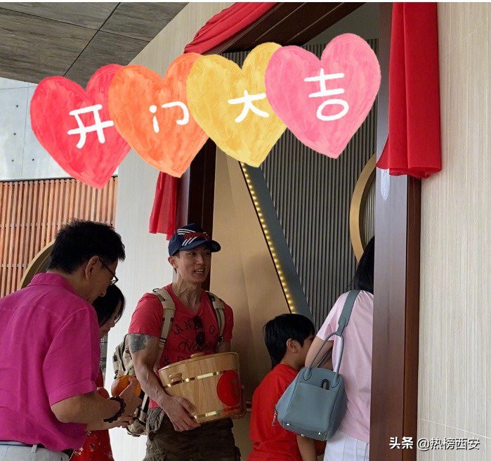 吴尊搬新家曝光NeiNei闺房，网友惊叹：“公主城堡”