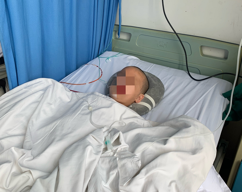 让人心痛!继父连砍4刀，女孩面临高位截瘫：孩子