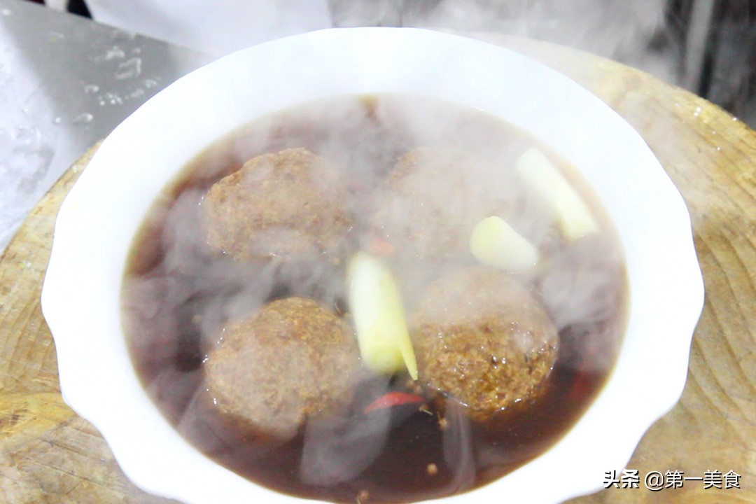 图片[10]-大厨用肉和莲藕 做一道清蒸狮子头 营养丰富 软糯入味-起舞食谱网
