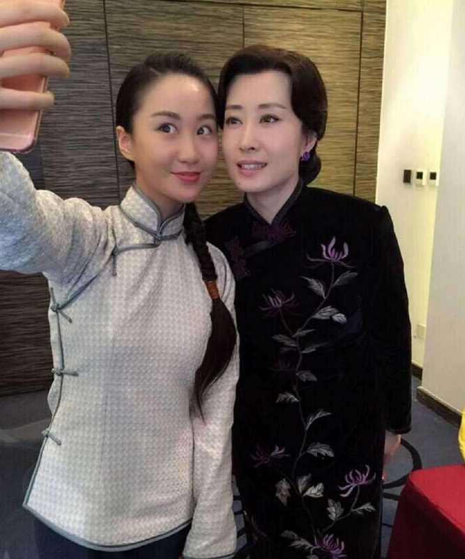 正午阳光导演李雪大婚！新娘和杨紫是同班同学，曾扮演伪装者阿香